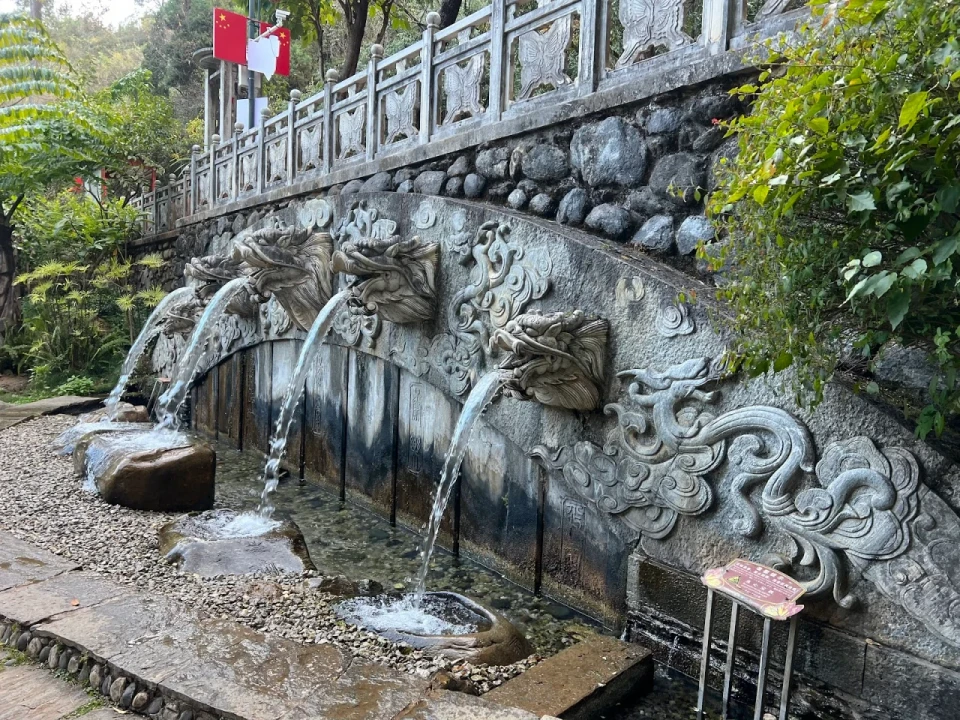 蝴蝶泉现场照片 5
