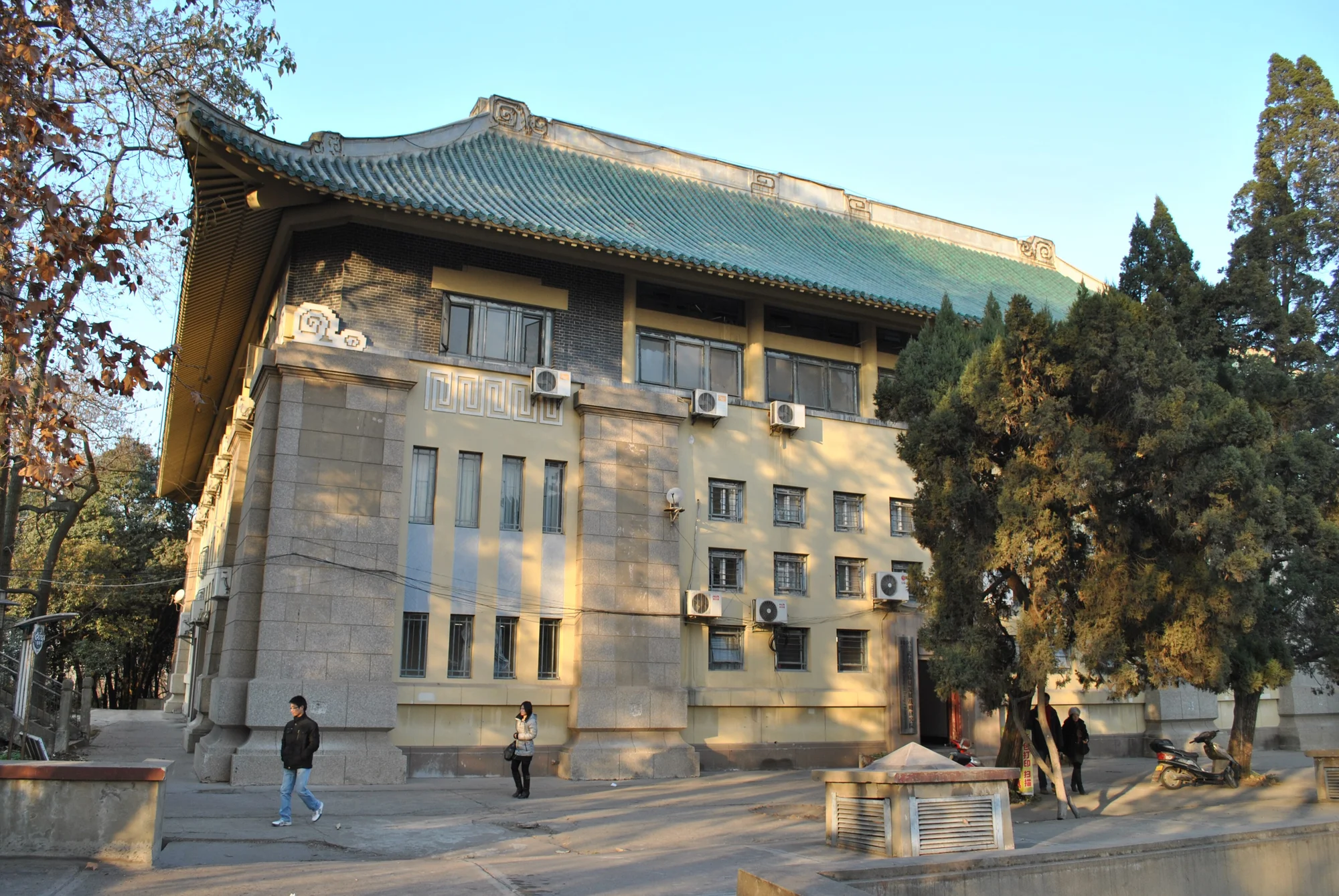 武汉大学现场照片 8