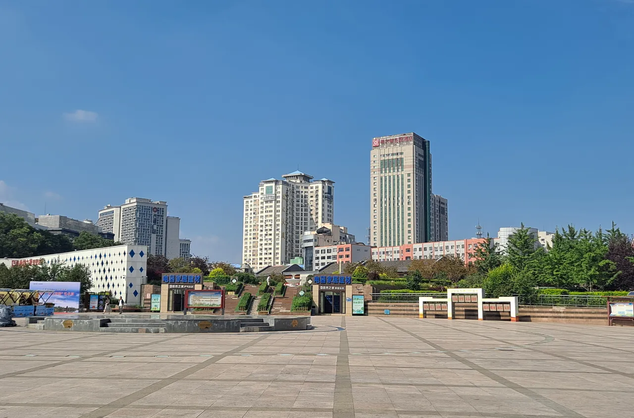 中心广场现场照片 4